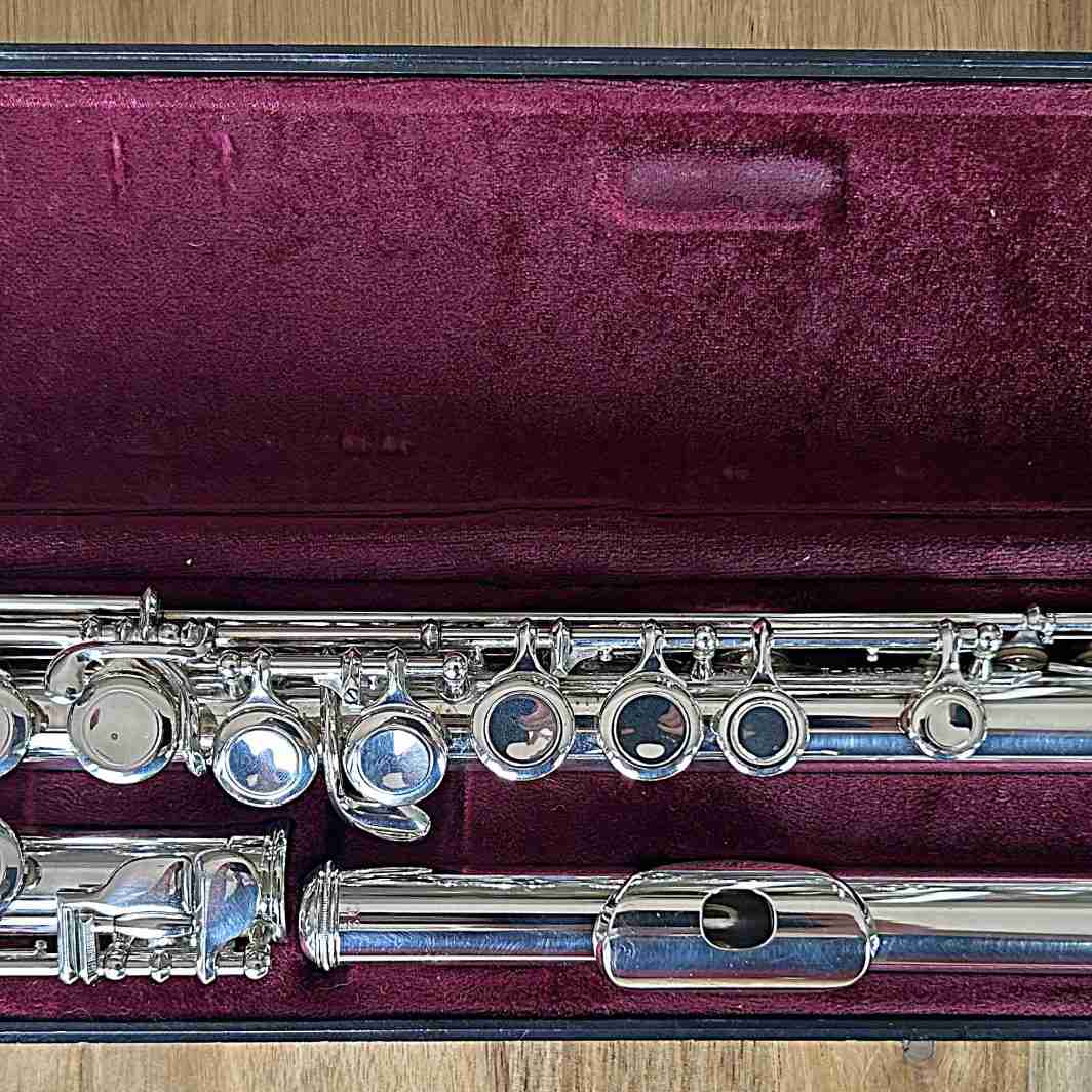 Jupiter JFL-511E Beginner flute. An excellent starter flute in nickel silver with silver plating. Jupiter are well known for being a reliable brand for beginner and advancing students.